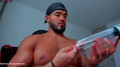 Snapshot of alexander_martines chatting on 04/18/26, 07:07 Onlyfansalexmartinezwb Instagram alexwbmartinez Twitter martinezcb937 online show from 04/18/26, 07:07