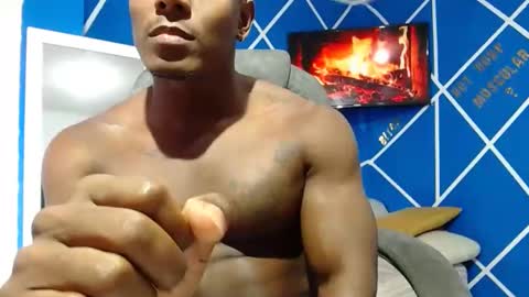 Snapshot of alexander_megan chatting on 11/11/25, 12:27 alexander online show from 11/11/25, 12:27