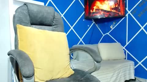 Snapshot of alexander_megan chatting on 11/16/25, 10:54 alexander online show from 11/16/25, 10:54