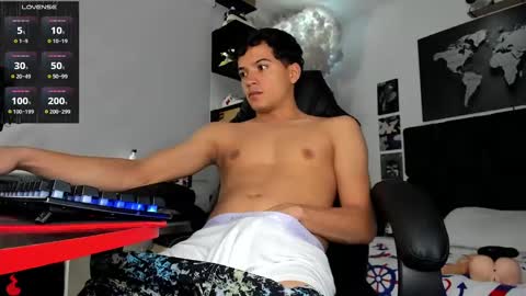 Snapshot of alexanderwalke chatting on 12/01/24, 08:42 Alexander online show from 12/01/24, 08:42