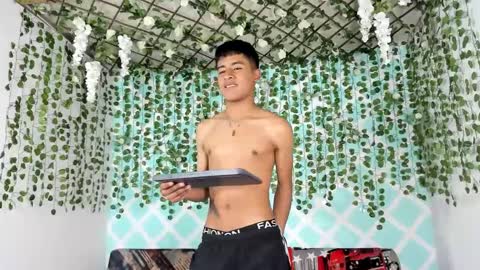 chicos hot online show from 02/26/25, 08:00