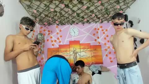 chicos hot online show from 03/10/25, 10:55