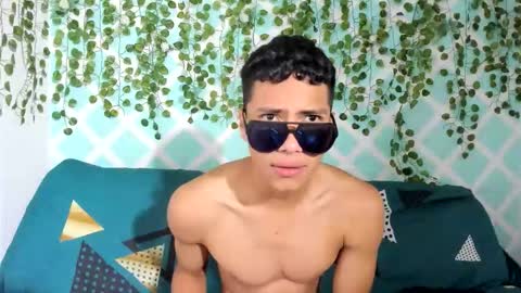 chicos hot online show from 09/28/25, 01:16