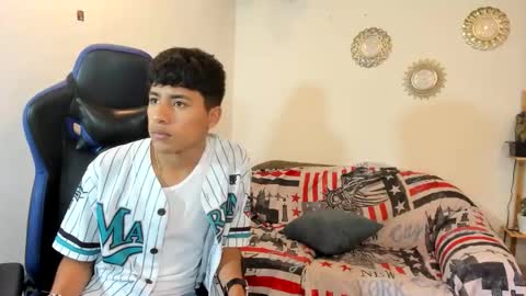 chicos hot online show from 10/17/25, 01:46