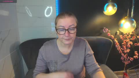 Snapshot of alexandra_kind chatting on 12/17/24, 05:18 Alexandra online show from 12/17/24, 05:18