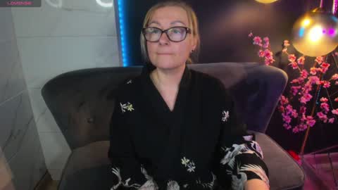 Snapshot of alexandra_kind chatting on 12/30/24, 07:53 Alexandra online show from 12/30/24, 07:53