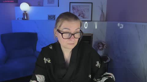 Snapshot of alexandra_kind chatting on 01/03/25, 01:36 Alexandra online show from 01/03/25, 01:36