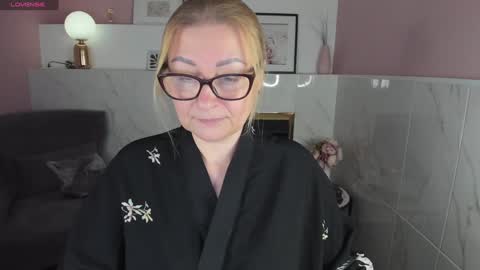 Snapshot of alexandra_kind chatting on 01/14/25, 02:11 Alexandra online show from 01/14/25, 02:11