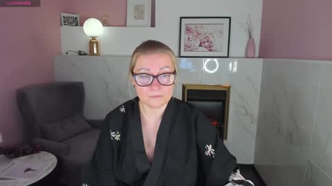 Snapshot of alexandra_kind chatting on 02/01/25, 01:41 Alexandra online show from 02/01/25, 01:41