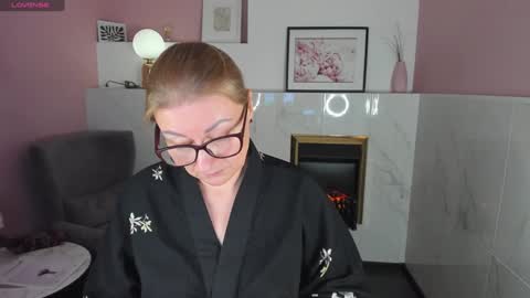 Snapshot of alexandra_kind chatting on 02/01/25, 05:05 Alexandra online show from 02/01/25, 05:05