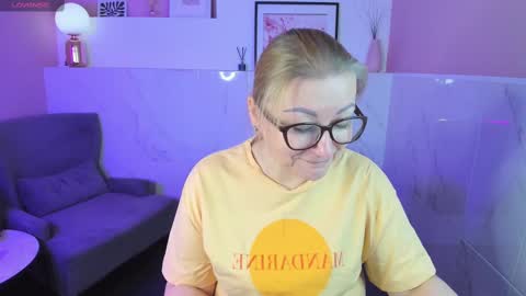 Snapshot of alexandra_kind chatting on 02/23/25, 05:45 Alexandra online show from 02/23/25, 05:45