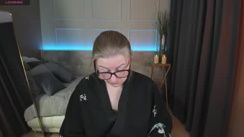 Snapshot of alexandra_kind chatting on 03/01/25, 08:53 Alexandra online show from 03/01/25, 08:53