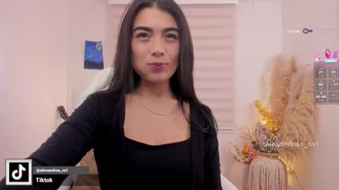 Snapshot of alexandra_ra1 chatting on 12/01/25, 11:21 Alexandra Rodriguez online show from 12/01/25, 11:21