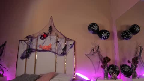 alexandraa_gomez online show from 10/18/25, 08:09