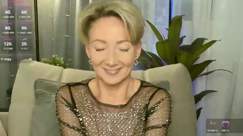 Snapshot of alexandrafix chatting on 10/06/25, 12:57 Alexandra online show from 10/06/25, 12:57