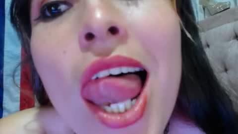 Snapshot of alexandrasaen chatting on 06/10/26, 11:35 alexandrasaen online show from 06/10/26, 11:35