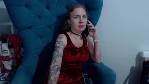 Alexandra online show from 12/31/24, 09:17