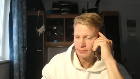 Snapshot of alexandrmarvel chatting on 10/06/25, 07:06 SportStranger online show from 10/06/25, 07:06