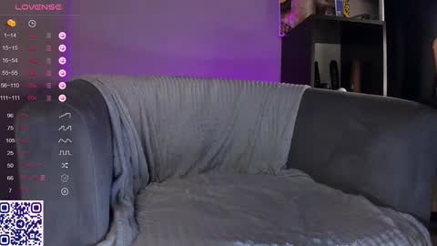 Snapshot of alexanotitle chatting on 12/22/24, 12:17 Alexa online show from 12/22/24, 12:17