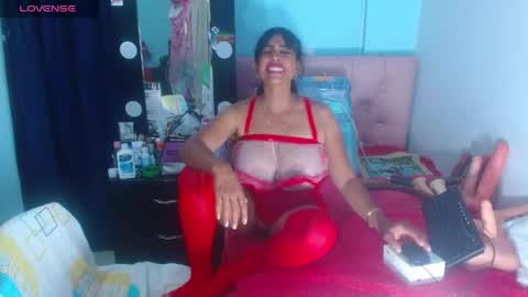 Snapshot of alexaqueenn chatting on 05/16/26, 11:46 alexaqueenn online show from 05/16/26, 11:46