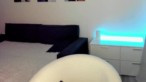 Alex online show from 01/18/26, 04:49