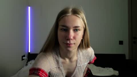 Snapshot of alexarti chatting on 06/19/26, 05:23 Alex online show from 06/19/26, 05:23