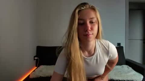 Snapshot of alexarti chatting on 07/11/26, 05:10 Alex online show from 07/11/26, 05:10