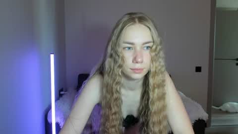 Snapshot of alexarti chatting on 08/09/26, 04:17 Alex online show from 08/09/26, 04:17