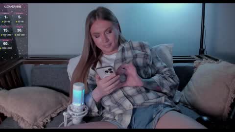 Snapshot of alexashowcum chatting on 01/27/25, 08:39 Alexa online show from 01/27/25, 08:39