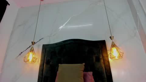    online show from 11/18/25, 09:30