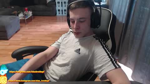 Snapshot of alexbrotkopf chatting on 09/17/25, 10:17 Alex online show from 09/17/25, 10:17