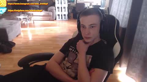 Snapshot of alexbrotkopf chatting on 09/24/25, 02:09 Alex online show from 09/24/25, 02:09