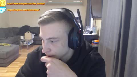 Snapshot of alexbrotkopf chatting on 09/25/25, 02:10 Alex online show from 09/25/25, 02:10