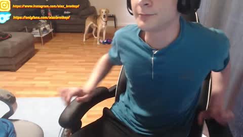 Snapshot of alexbrotkopf chatting on 10/15/25, 02:06 Alex online show from 10/15/25, 02:06