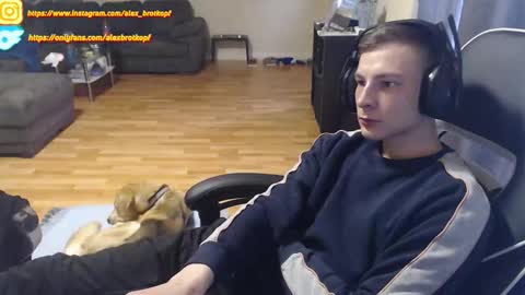 Snapshot of alexbrotkopf chatting on 10/17/25, 02:19 Alex online show from 10/17/25, 02:19