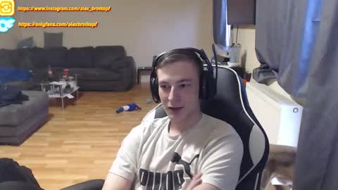 Snapshot of alexbrotkopf chatting on 10/23/25, 03:11 Alex online show from 10/23/25, 03:11