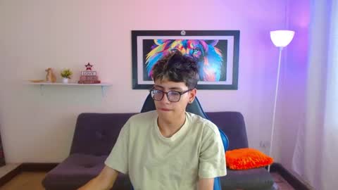 Snapshot of alexcum_18 chatting on 05/29/26, 01:53 alex online show from 05/29/26, 01:53