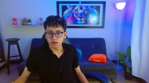 Snapshot of alexcum_18 chatting on 07/10/26, 01:47 alex online show from 07/10/26, 01:47