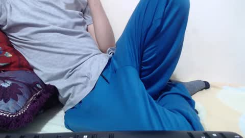 Snapshot of alexdelarge323 chatting on 06/19/26, 02:32 Alex online show from 06/19/26, 02:32
