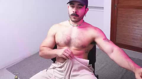 Snapshot of alexdimartino chatting on 10/22/25, 09:47 Alex Dimartino online show from 10/22/25, 09:47