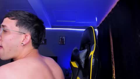 alexgiraldo__ online show from 10/17/25, 06:32