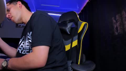 alexgiraldo__ online show from 10/21/25, 02:29