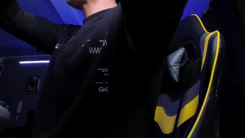 alexgiraldo__ online show from 10/23/25, 02:33