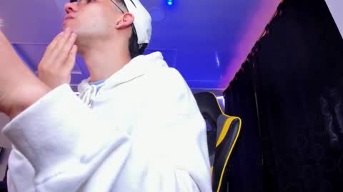 alexgiraldo__ online show from 11/21/25, 12:15