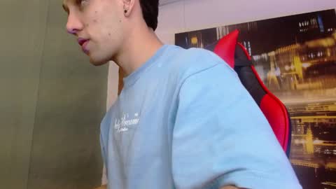 Snapshot of alexgiraldo__ chatting on 05/06/26, 12:54 alexgiraldo__ online show from 05/06/26, 12:54