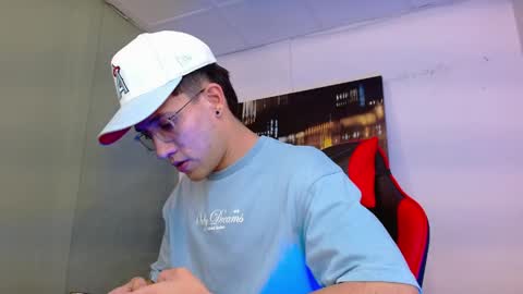 alexgiraldo__ online show from 05/26/26, 02:07