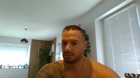 rey ale84 online show from 10/01/25, 12:11