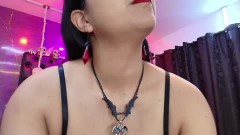 Snapshot of alexhoe_ chatting on 02/06/25, 01:05 Alex online show from 02/06/25, 01:05