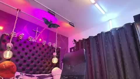 Snapshot of alexhoe_ chatting on 02/24/25, 12:30 Alex online show from 02/24/25, 12:30