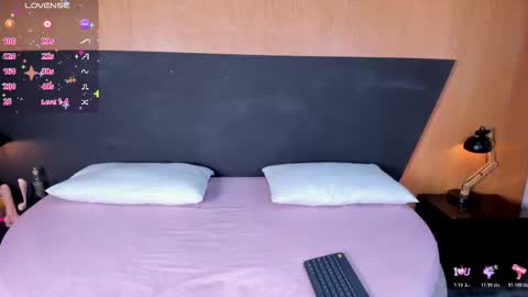 Snapshot of alexia__cox chatting on 11/30/25, 03:32 Alexia online show from 11/30/25, 03:32